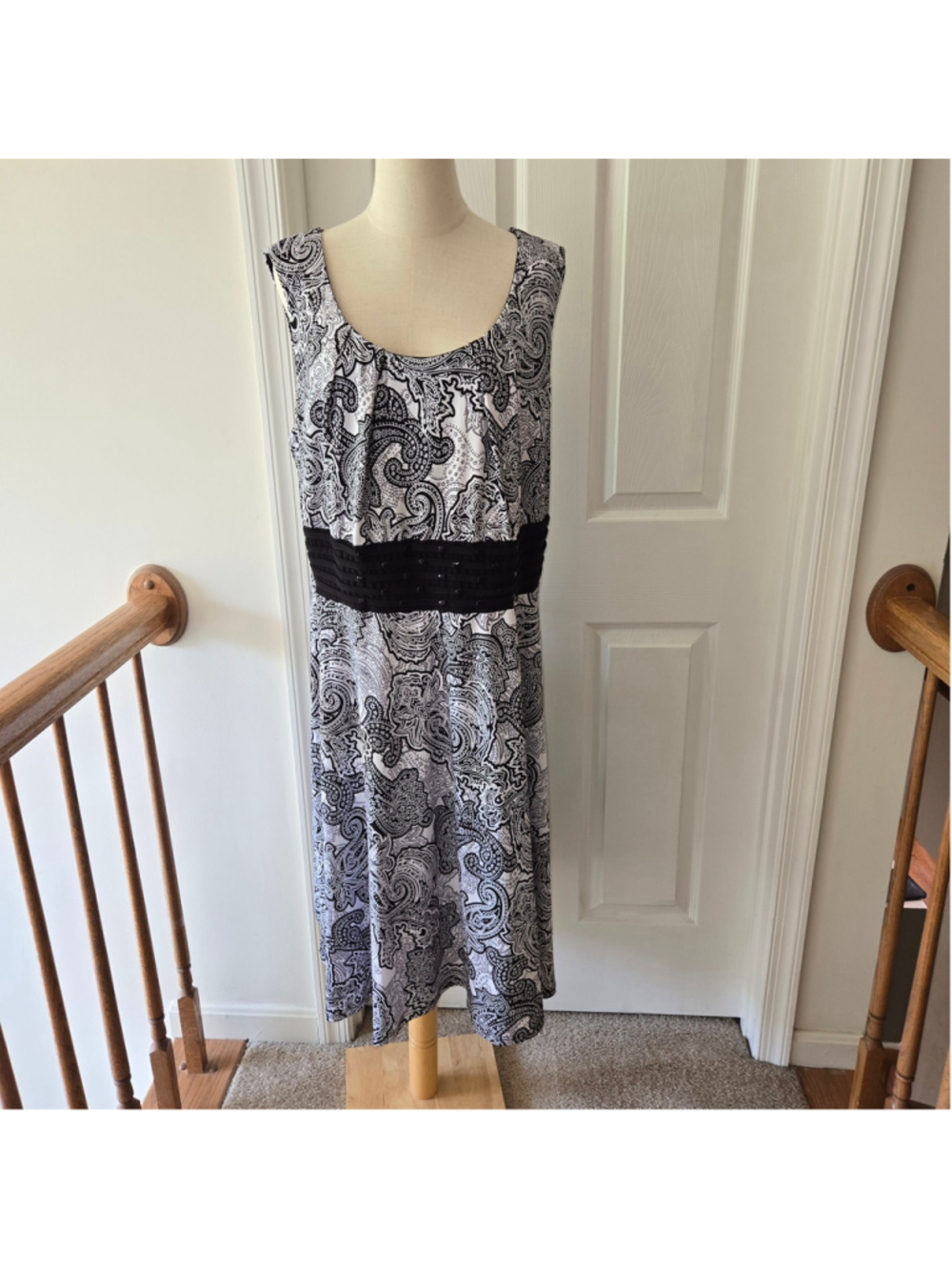 CB Established 1962 Sleeveless Paisley Black White Embellished Midi Dress Sz 18